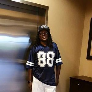 Meet your Posher, Larry